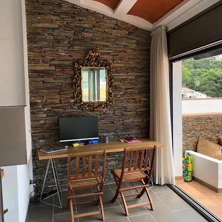 Big Family House In The Center Of Apartment El Port De La Selva