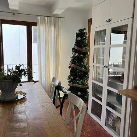 Big Family House In The Center Of Apartment El Port De La Selva