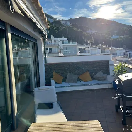 Big Family House In The Center Of * El Port De La Selva