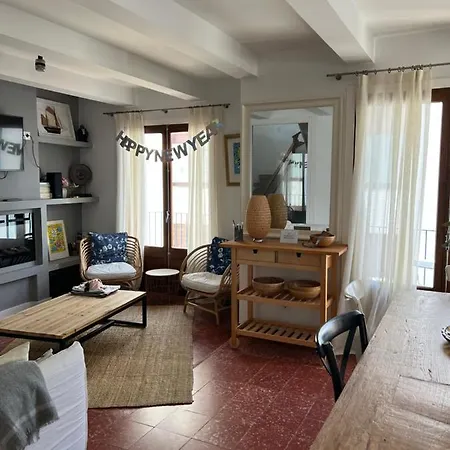 Apartment Big Family House In The Center Of El Port De La Selva